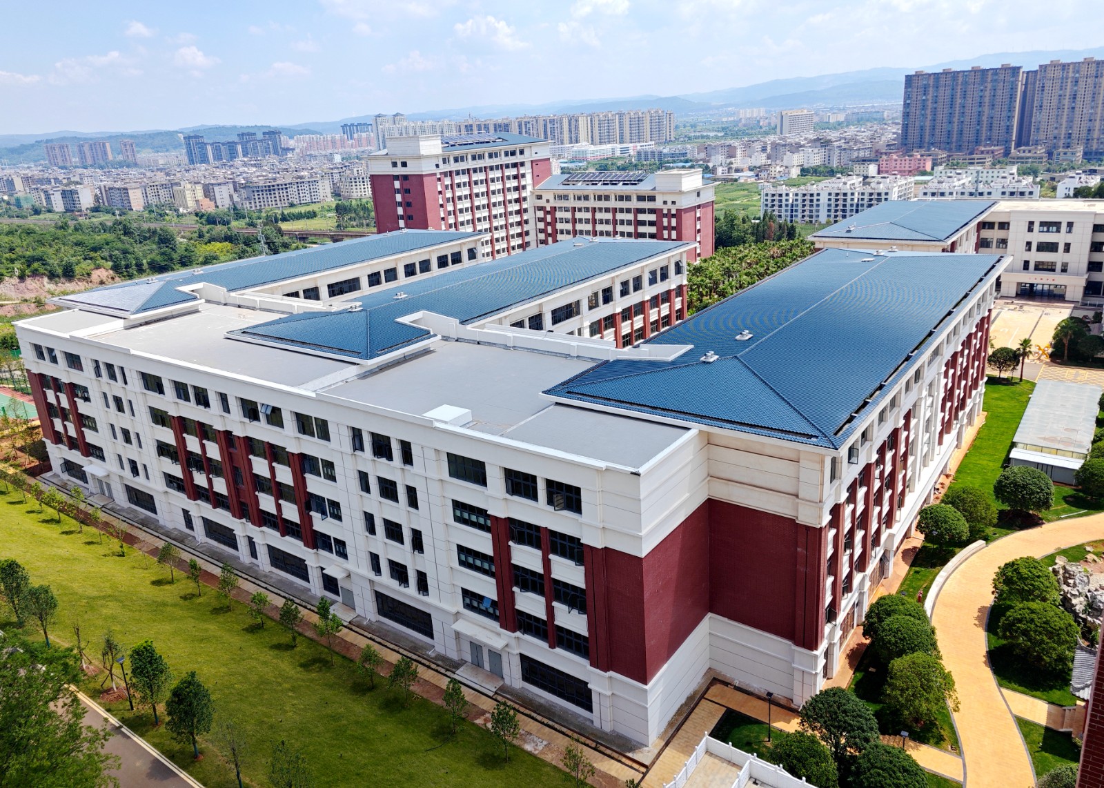 技师学院2号教学楼.jpg